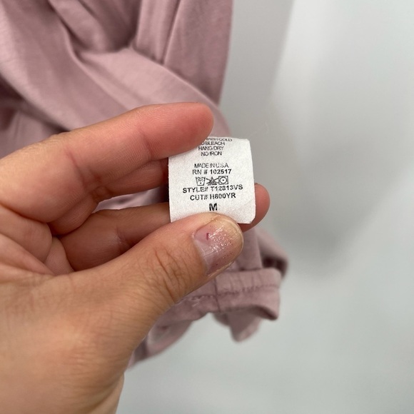 Soprano Rose Design On Crew Neck Ladies Medium - Picture 3 of 4